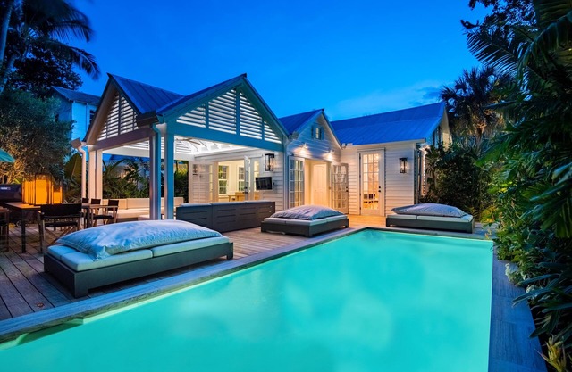 NEW LISTING Old Town Private Pool in Garden Of Eden tropical spa-like Oasis