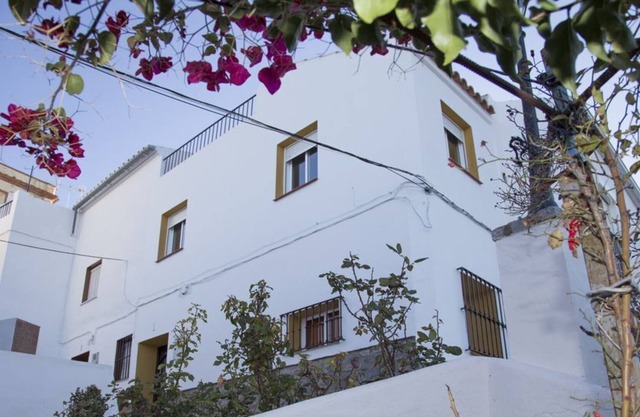 New Listing! Stunning 360° views, Rooftop Terrace, perfect for Nature Lovers!