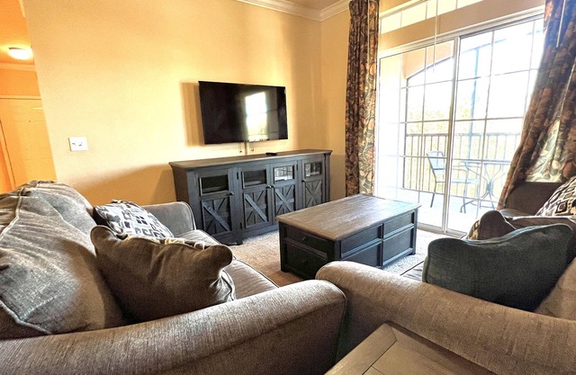 New Listing! Tuscana Resort, 11mi to Disney & 18mi to Universal - FS381872