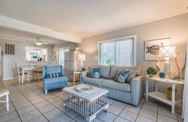 New Listing - First floor condo on Harbor Island