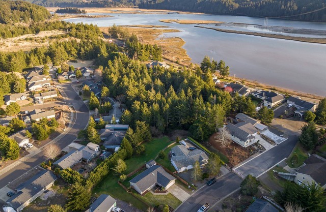 New Listing! Wonderful centrally located Florence home. Close to town, dunes, lakes, river and ocean