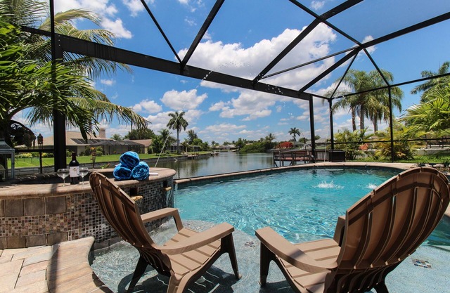 New Lowered Prices for Sept & Oct. Come to Paradise waterfront tropical pool!