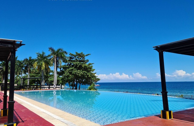 new Lux. 2BR condo-seaview Beach 5 pools