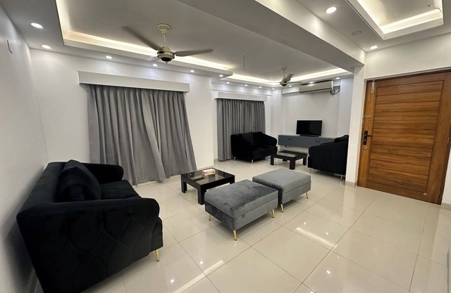 New Luxurious 3 Bedroom Apartment with AC, WiFi in