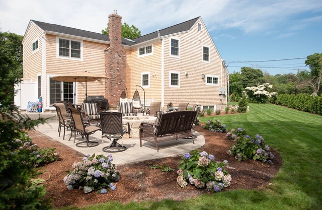 New Luxurious 4000 SF 6 Bedroom*Mayflower Beach *sleeps 18* park for 10 cars