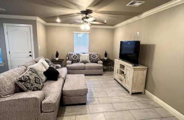 New Luxury 3 Bed 2 1/2 Bath Duplex