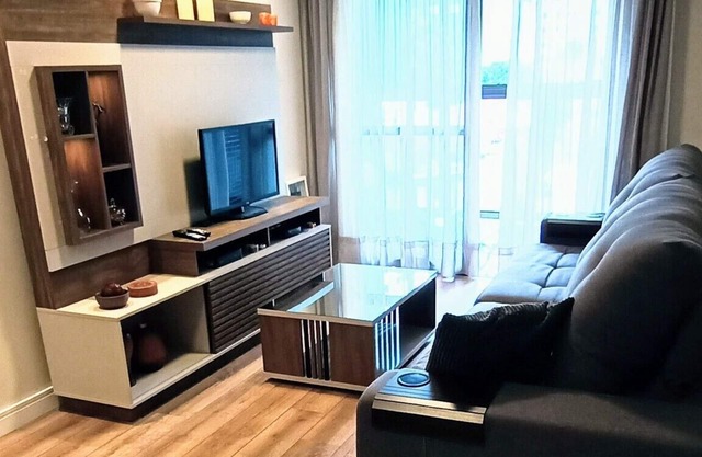 New luxury flat, 2 bedrooms, office, 92sqm, 2 bwc, free parking, barbecue place