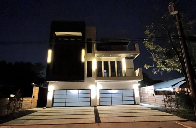 New! Luxury Home In Dallas!