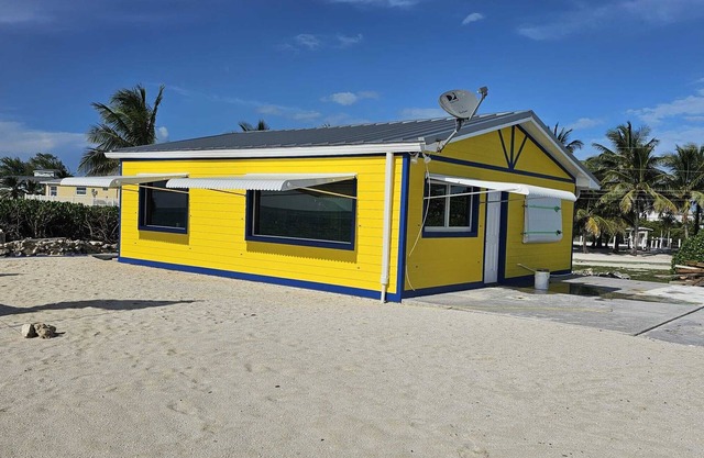 New Luxury Oceanfront Home – Port Royale, South Bimini. Starlink WiFi, A/C, Dock