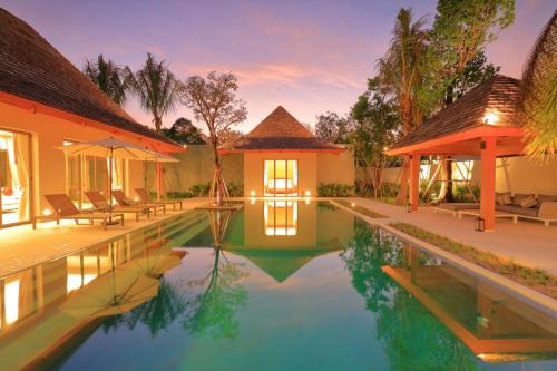 New luxury villa with maid Anchan Tropicana