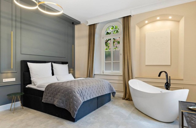 NEW | LUXUS Suite | Center | Netflix | Boxspring