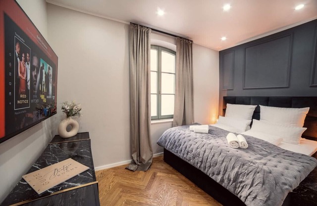 NEW Luxus Suite TWO Kingbeds Netflix Center