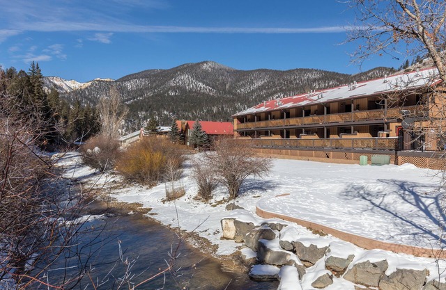New Mexico, NM: 1 BR w/Fireplace & WiFi, Ski-In/Ski-Out Resort, Near Red River