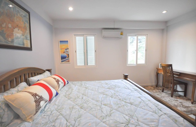 New Modern Clean Apartment