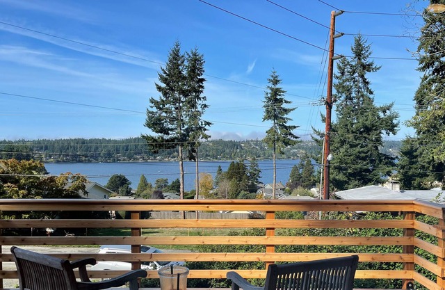 *NEW* 🏡 Modern Cottage w/ Puget Sound Views! 🌊