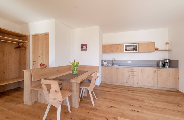 New, modern chalet 80 square meters with panoramic views and pool near Meran, Meran Card.