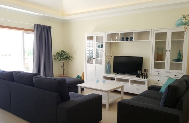 New Modern Penthouse apartment in 'Royal Cabanas Beach', Full-TV, WiFi, Etc