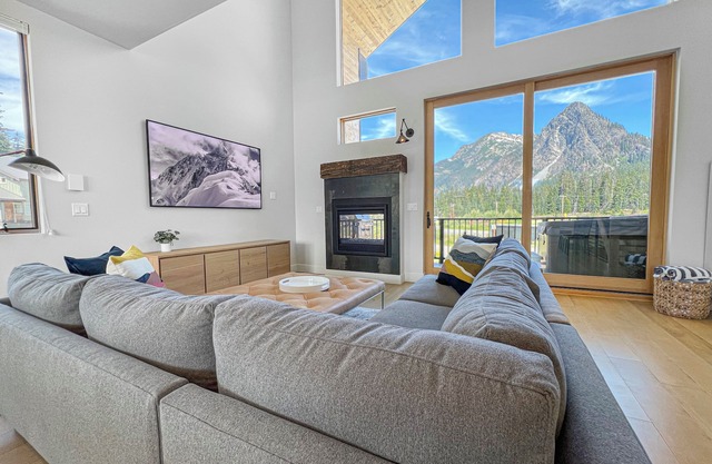 New! Modern Ski-in/Ski-out Mountain View Chalet by Village + Hot Tub/EV Charging