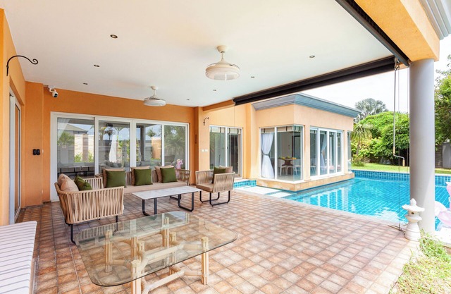 New Modern Thai Pool Villa Provides Car Rental