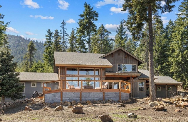 New Mountain Getaway w/Epic Views, Pool Access + 3rd Nt Free @ Private Lodge