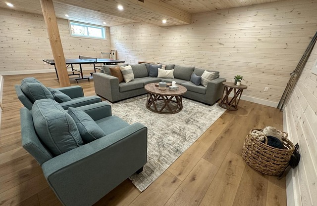 NEW Muskoka Lakehouse w/ Hot Tub