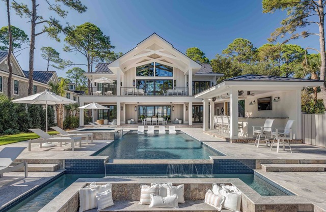 NEW Oceanfront estate, Sleeps16, Accepting Reservations now