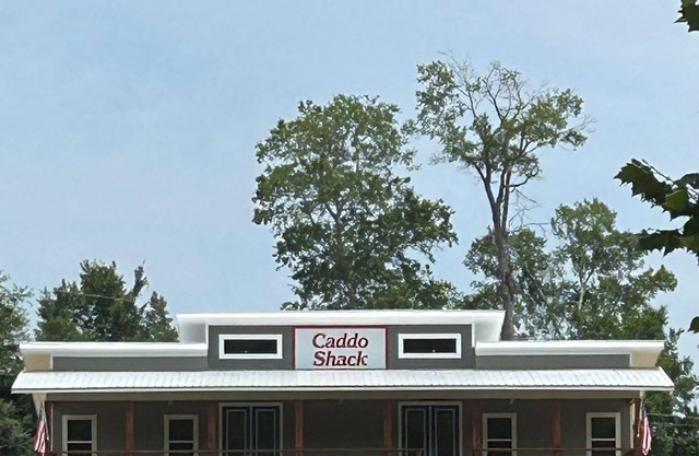 NEW. On the Caddo Riverfront sleeps16.