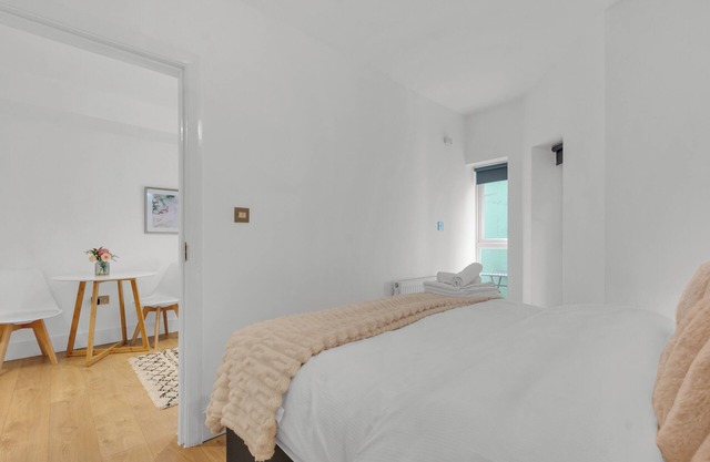 New One bed Apartment in Lena Gardens Hammersmith by MySquare