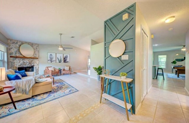 NEW -Peaceful Palm Bay Getaway hot tub, pool table