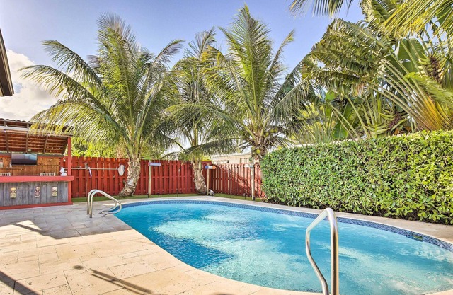 NEW! Pembroke Pines Place w/ Tiki Bar & Pool