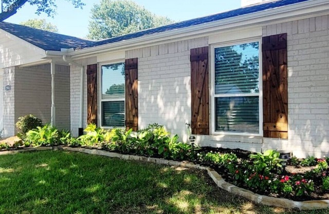 New Perfect Space! Bright, Open & Accommodating!n