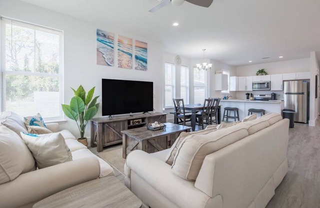 NEW Pet friendly house-Close to beach and attractions