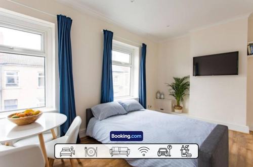 New Private Apartment By StirkMartin Stays Short Lets & Serviced Accommodation Cardiff With Free Parking & 7mins from City Centre