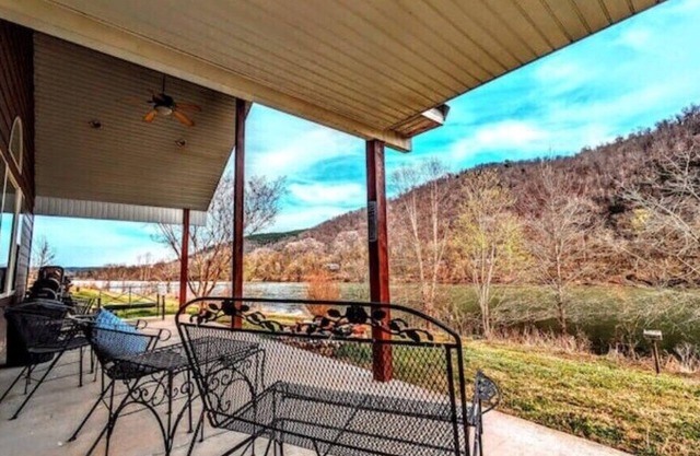 NEW! Private Fishing Cabin on White River/Ozark Nat'l Forest/Public boat ramp! n