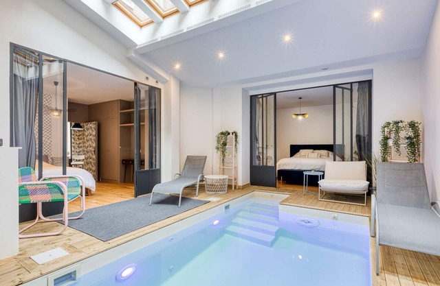 New! Private Pool Paradise: Modern 4BR/2BA Oasis in Paris.