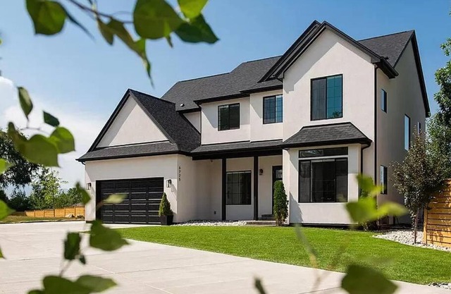 New! Pure Luxury W Private Pool/Spa & Game Center!
