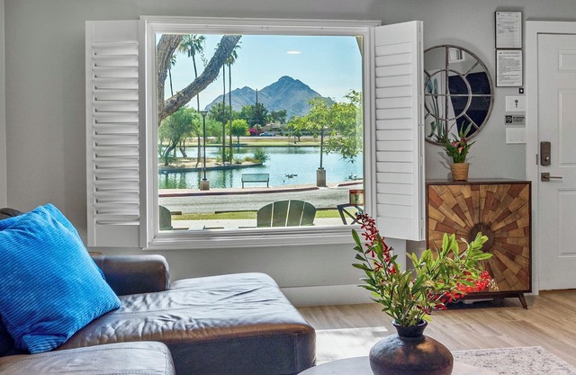 New Rare Lake Front Central Old Town Scottsdale Townhome
