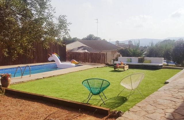 New rehabilitated house with pool, 10 minutes from the beach