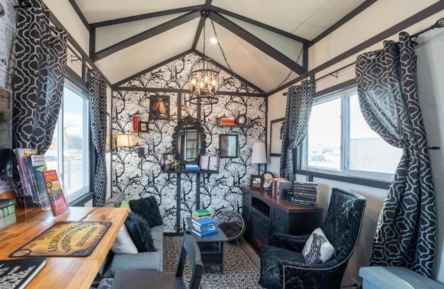 NEW “Relentless Raven”Tiny House W/ Escape Room