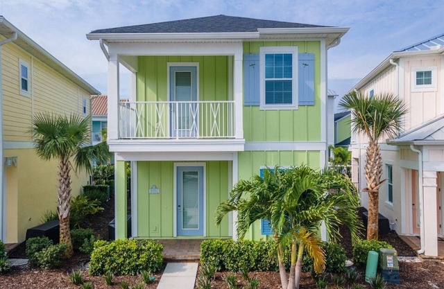 NEW Resort 2 Bed Pool Cottage - King Bed on First Floor