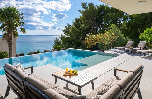 NEW! Seaview Villa ABA with 38sqm heated infinity pool, 4 bedrooms, Media room, 150m from sea