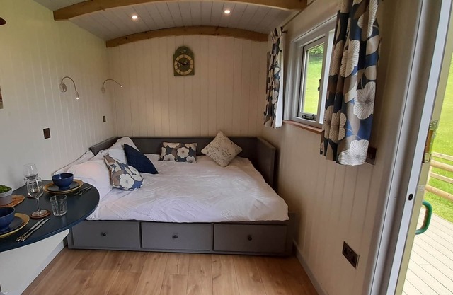 New Shepherd'shut in peaceful eco location