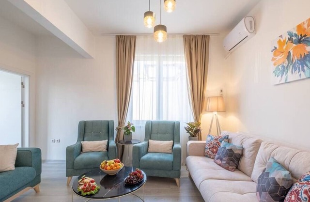 + New +Sophisticated Apt/Wifi 500Mbps/FREE parking
