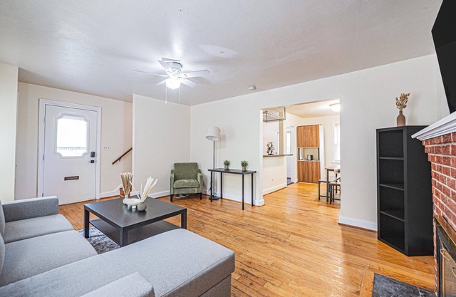NEW Spacious 5-bedroom house in College Park near UMD!