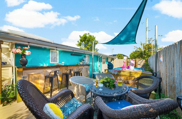 New Splash Pool/Walk to Beach/Pet Friendly