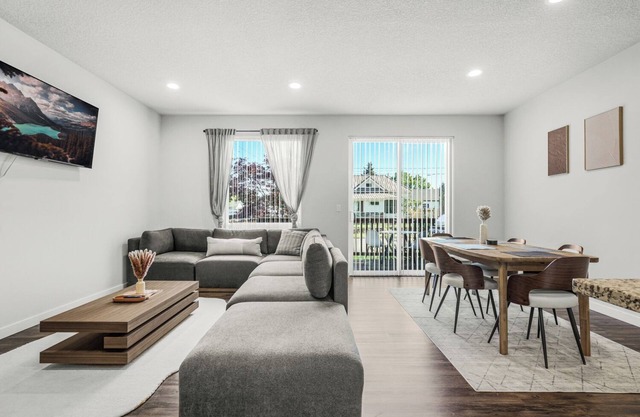 NEW Stunning 3BDRM Family Home In Downtown W/AirHockey