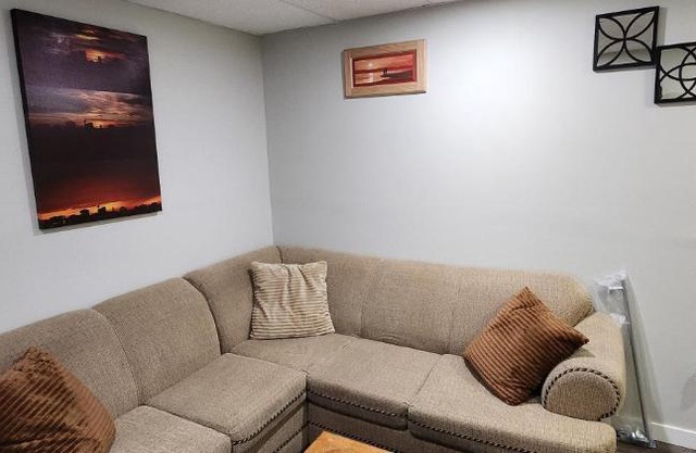 New Stylish 2-Bedroom Basement Suite
