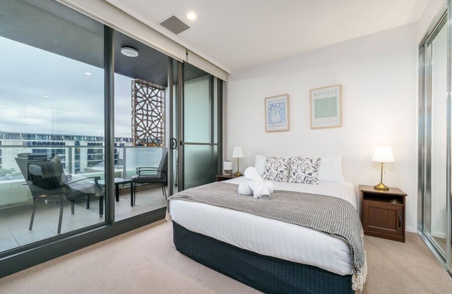 NEW TO VRBO: Convenient City Apartment in the Heart of Braddon