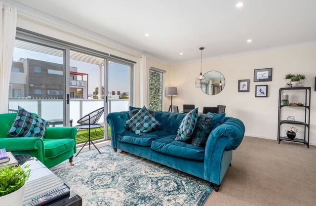 New to VRBO: Cosy 2BR Close to Light Rail