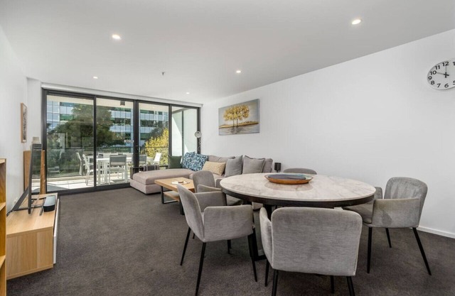 New to VRBO: Modern 2BR APT in Highgate Executive Apartment